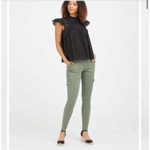 SPANX Stretch Twill Ankle Cargo Pants, Size L, NWT